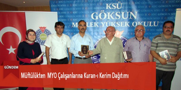 Müftülükten MYO Çalışanlarına Kuran-ı Kerim Dağıtımı