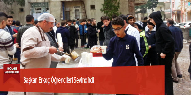 Başkan Erkoç Öğrencileri Sevindirdi