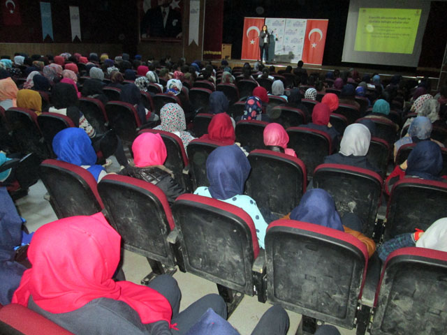 goksun_belediyesi_ergenlik_donemi_programlarina_devam_ediyor_3