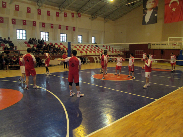 kurumlar_arasi_voleybol_turnuvasi_basladi_4