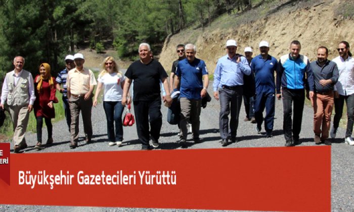 Büyükşehir Gazetecileri Yürüttü