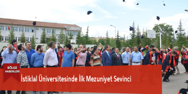 İstiklal Üniversitesinde İlk Mezuniyet Sevinci