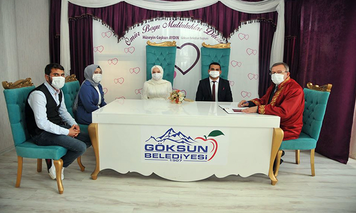 Göksun’da Nikahlar Maskeyle Kıyıldı