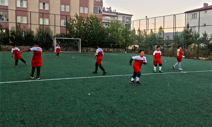 Göksunlu Miniklerden Başkan Güngör’e Forma Teşekkürü