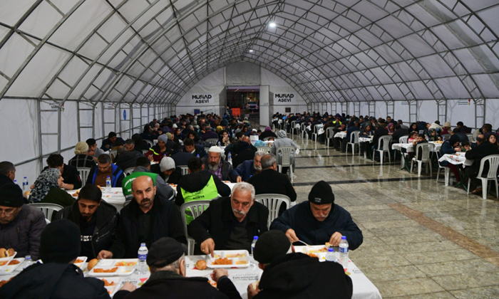 “Her Gün 15 Bin Kişilik Gönül Sofrası Kuruyoruz”